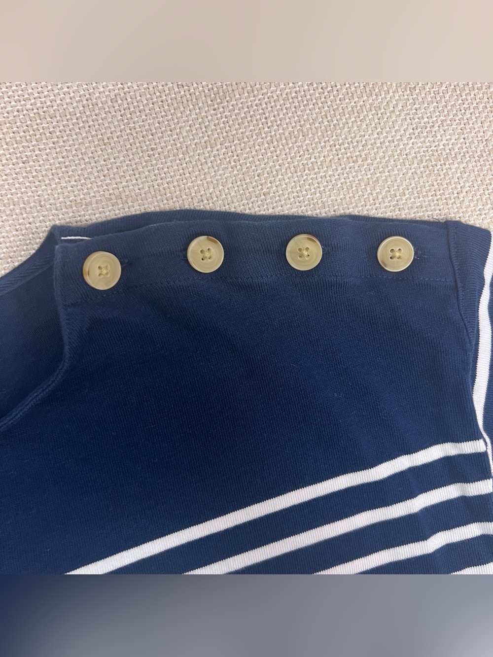Vineyard Vines Breton Stripe Boatneck Top L Shoulder Buttons - Picture 3 of 9